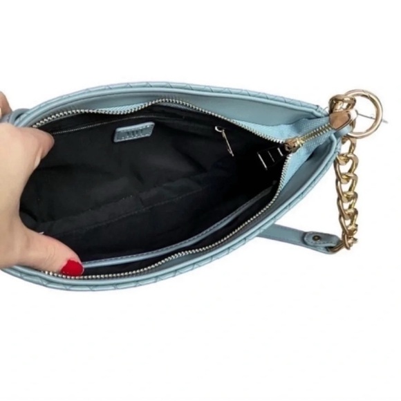 MW Shoulder Bag with Gold Chain Faux Leather - Picture 11 of 13